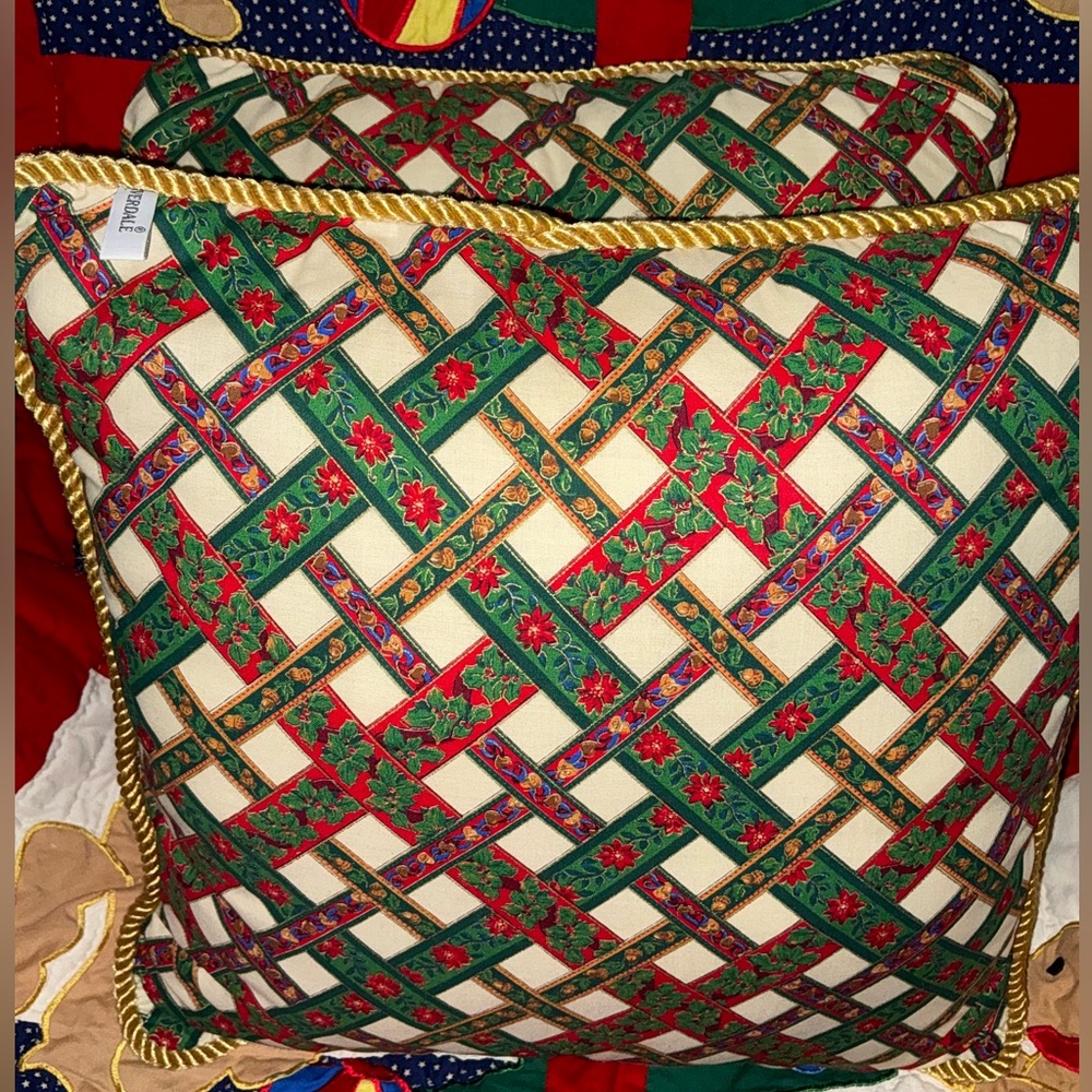 Christmas 🎄 Throw Pillow 15” x 16” - Picture 5 of 5